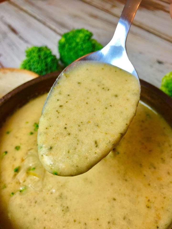 Recipe for Instant Pot pressure cooker broccoli cheese soup