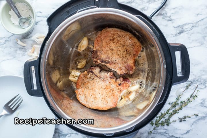 recipe for Instant Pot Creamy Garlic Pork Chops