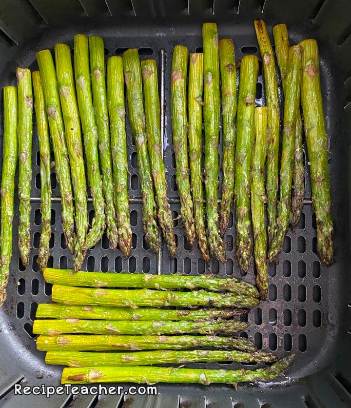 Perfectly roasted air fryer asparagus