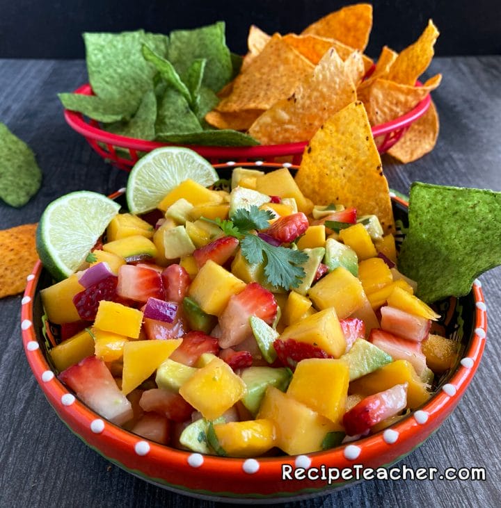 Recipe for thick and chunky mango salsa 
