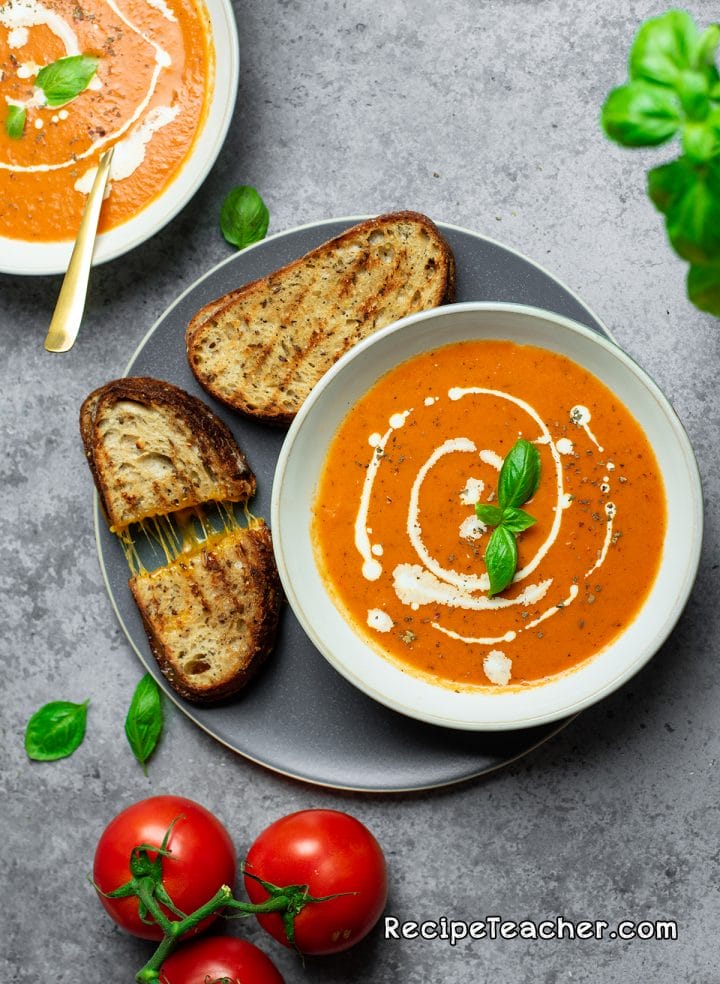 Instant Pot creamy tomato and basil soup