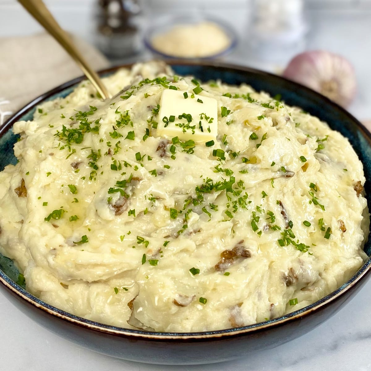 Garlic Smashed Potatoes - Damn Delicious