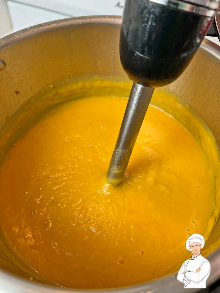 Recipe for Instant Pot Roasted Pumpkin Soup