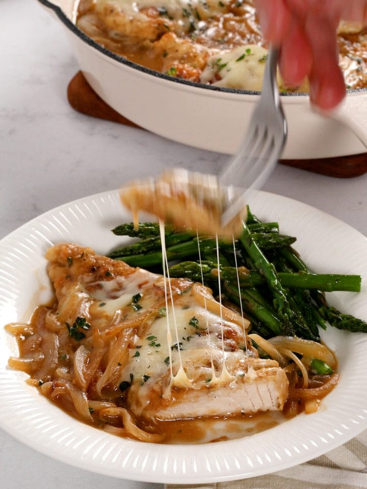 Recipe for smothered French onion chicken.